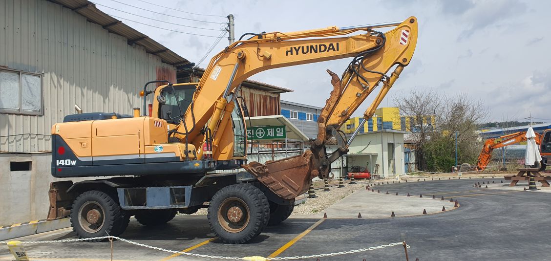 현대140W 굴착기